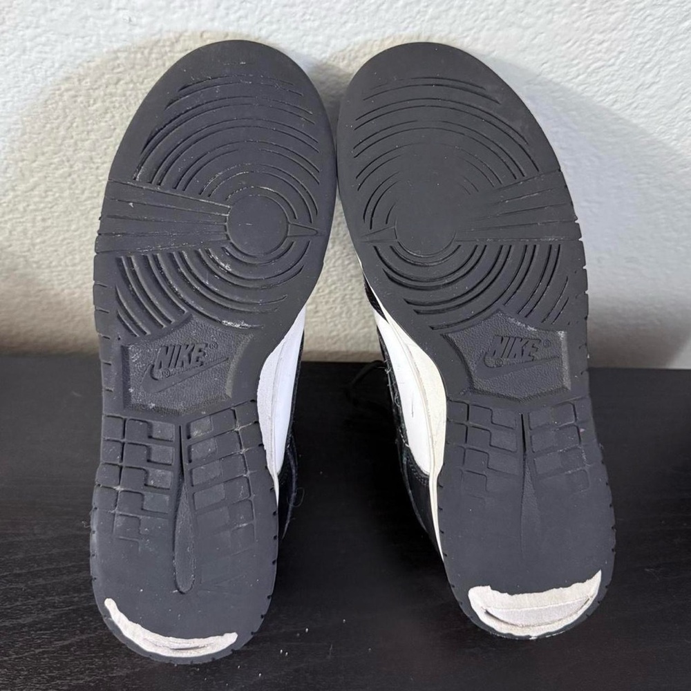 Nike Panda Dunks - Picture 5 of 6